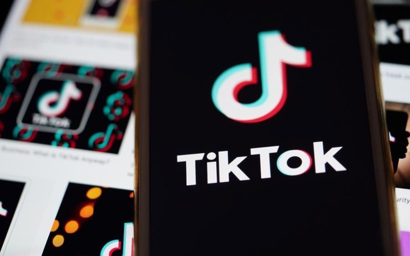 The logo of TikTok is seen on a smartphone screen in Arlington, Virginia, the United States, Aug. 30, 2020. )