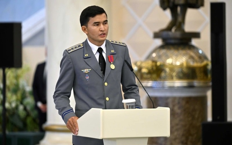 托卡耶夫表彰阿联酋国际特警锦标赛凯旋代表队 托卡耶夫表彰阿联酋国际特警锦标赛凯旋代表队