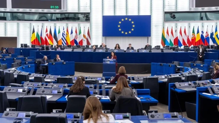  Европарламент заблокировал функции ИИ на мобильных устройствах депутатов