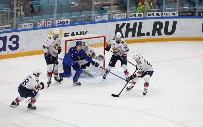 &laquo;Барыс&raquo; проиграл в&nbsp;овертайме лидеру КХЛ