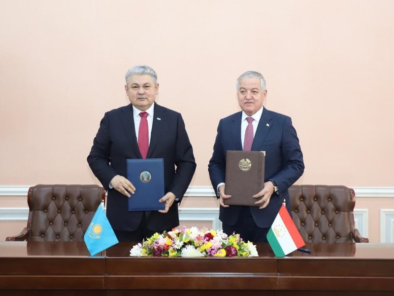 哈塔外长举行会谈 重申深化战略伙伴关系 哈塔外长举行会谈 重申深化战略伙伴关系