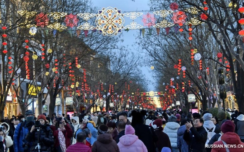 Китай отмечает праздник Весны Китай отмечает праздник Весны