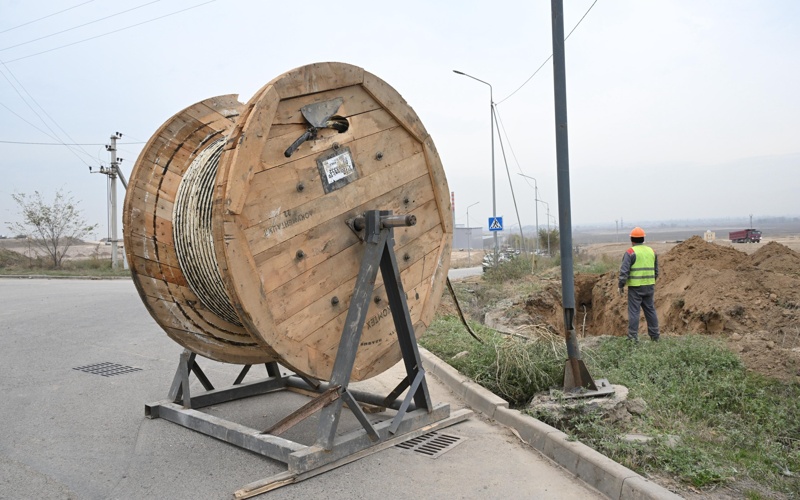 Более 300 км электросетей модернизируют в Алматы