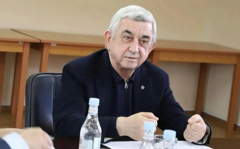 Armenııa soty eks-prezıdenttiń elden shyǵýyna qoıylǵan shekteýin alyp tastady