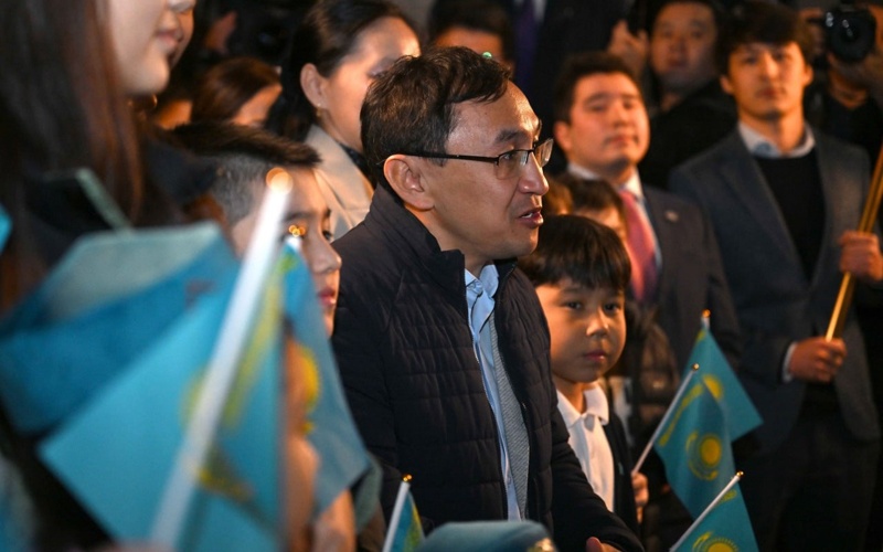 托卡耶夫在华盛顿会见在美同胞：国家对年轻一代寄予厚望