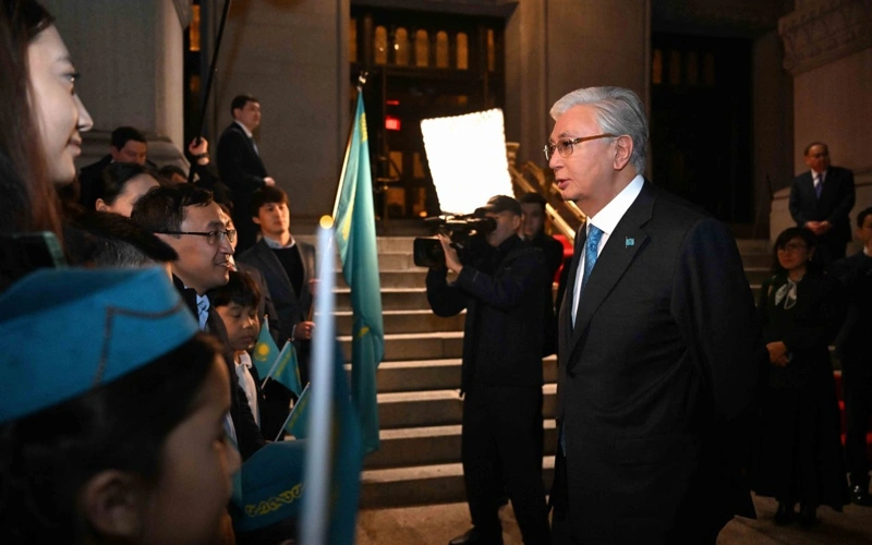 Tokayev meets Kazakh citizens in Washington, D.C.