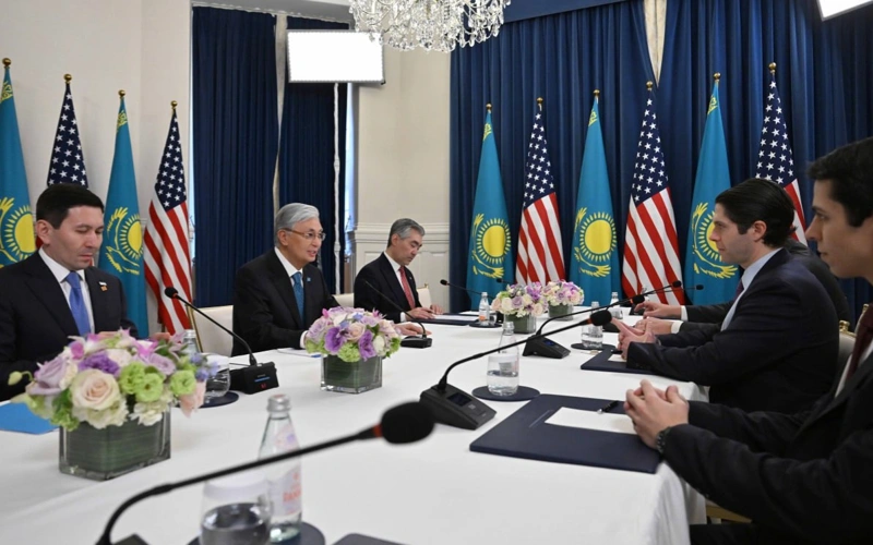 Glava gosýdarstva prınıal ıspolnıtelnogo dırektora U.S. International Development Finance Corporation