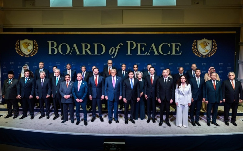 Совместное фото участников саммита Совета мира в Вашингтоне Совместное фото участников саммита Совета мира в Вашингтоне