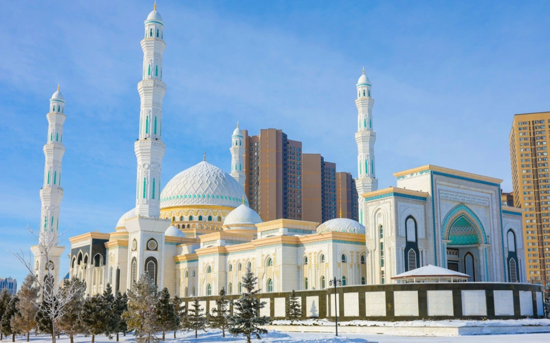 мечеть Хазрет Султан, ораза, намаз