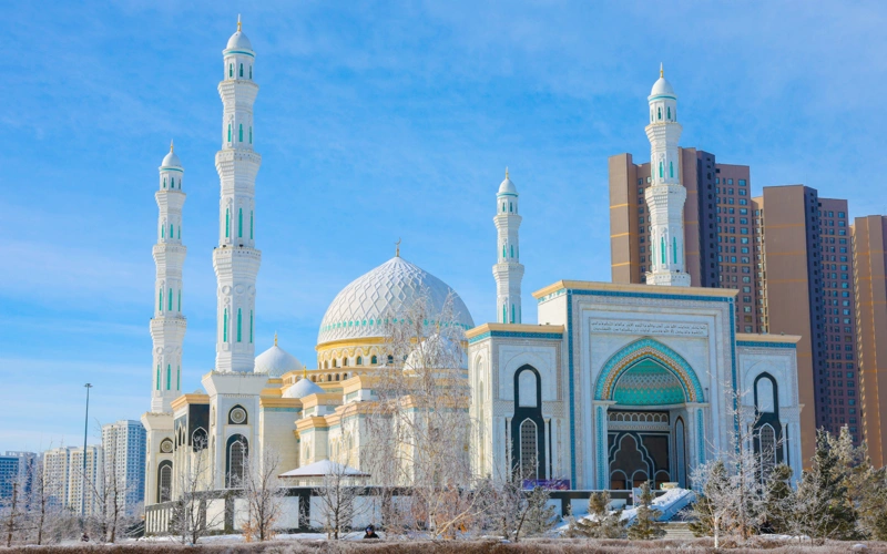 мечеть Хазрет Султан, ораза, намаз