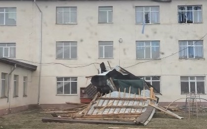 Сильный ветер стал причиной режима ЧС в районе Жамбылской области