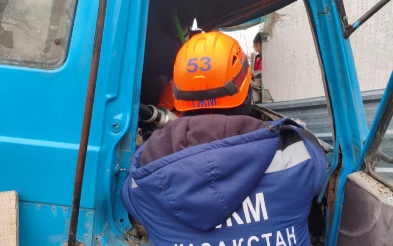 Almaty oblysynda júk kóligi jeke turǵyn úıge soǵyldy