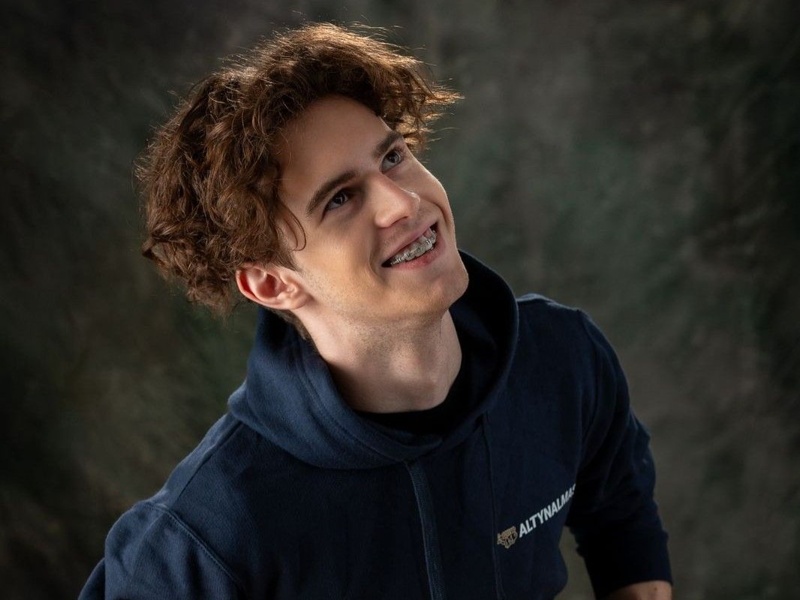 Золото, в которое поверили заранее: как компания &laquo;Алтыналмас&raquo; поддерживала Михаила Шайдорова на пути к вершине