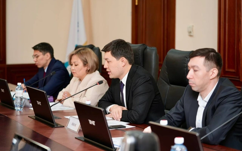 Munaı-gaz salasyna arnalǵan eńbek normalary qaıta qaralady