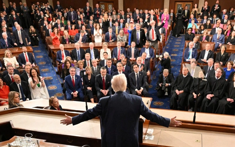 Протест демократов, обращение к Ирану: о чем говорил Трамп в послании Конгрессу