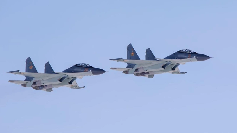 Военный истребитель Су-30СМ
