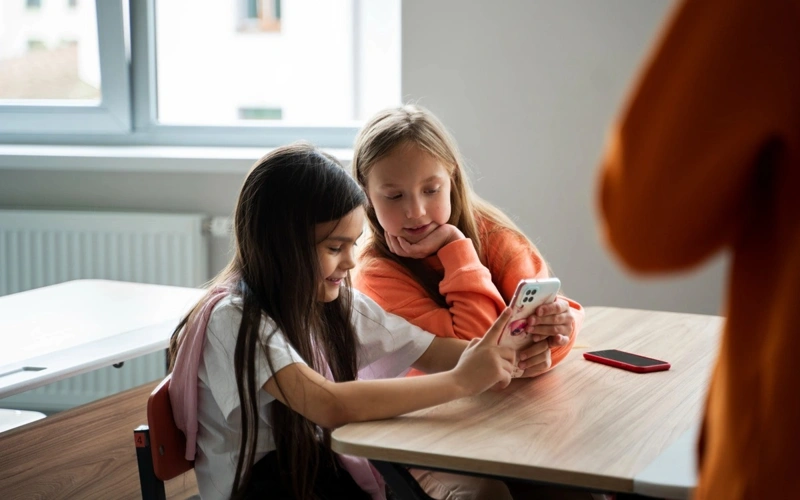 Kazakhstan likely to prohibit use of smartphones at schools