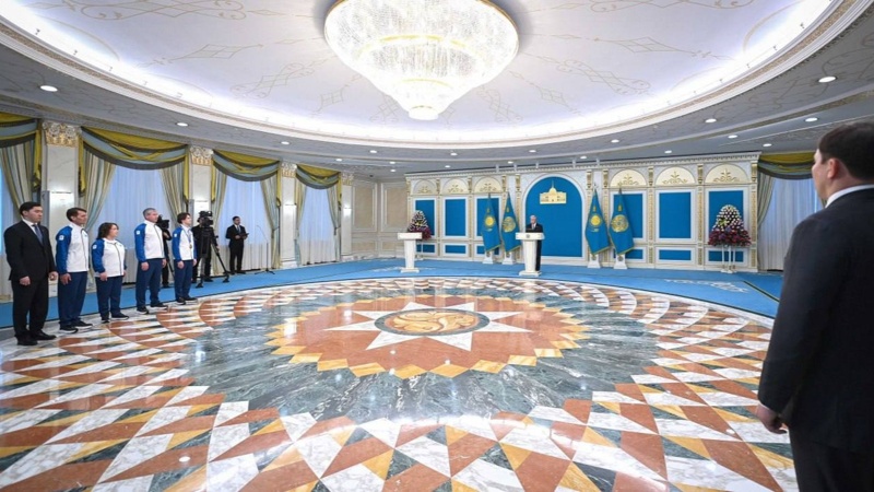 XXV Қысқы Олимпиада ойындарының чемпионы Михаил Шайдоровты марапаттау рәсімі