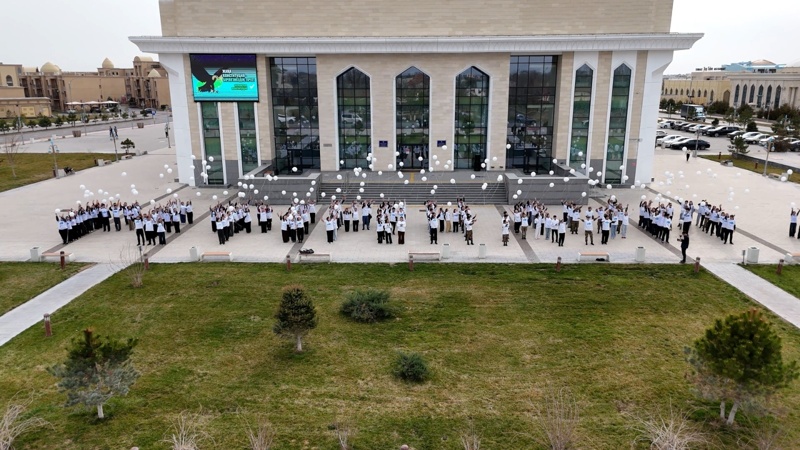 Túrkistanda Konstıtýtsııalyq reformany qoldaýǵa arnalǵan erekshe mýral ashyldy