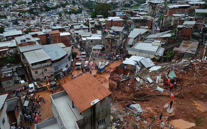 Death toll in Brazil rainstorms rises to 46 Source: XinhuaEditor: huaxia2026-02-26 12:29:30     RIO DE JANEIRO, Feb. 25 (Xinhua) -- The death toll from heavy rains in Brazil's southeastern Minas Gerais state has risen to 46, with 21 people still missing, according to the latest official update on Wednesday.  The hardest-hit city, Juiz de Fora, accounts for 40 of the fatalities, while the neighboring municipality of Uba has reported six deaths. Authorities added that 19 individuals remain missing in Juiz de Fora and two in Uba.  Approximately 3,000 people in Juiz de Fora and 26 in Uba have been left homeless, while 400 and 178 residents, respectively, have been evacuated due to the risk of landslides and flooding.  The municipal authorities of both Juiz de Fora and Matias Barbosa have declared a state of public calamity to access federal resources and expedite emergency responses. Classes across municipal schools have been suspended.  The heavy rainfall, which intensified on Monday afternoon, has caused rivers to overflow, leading to the closure of bridges and an underpass, along with fallen trees and blocked roads. February has already become the wettest month on record in Juiz de Fora, with precipitation levels more than double the historical average.  Brazilian President Luiz Inacio Lula da Silva expressed solidarity with the victims and rescue teams, while Minas Gerais Governor Romeu Zema declared three days of official mourning in the state. The Ministry of Defense is supporting emergency efforts with troop deployments for cleanup, debris removal, logistical aid, temporary shelters and helicopter-assisted humanitarian operations.