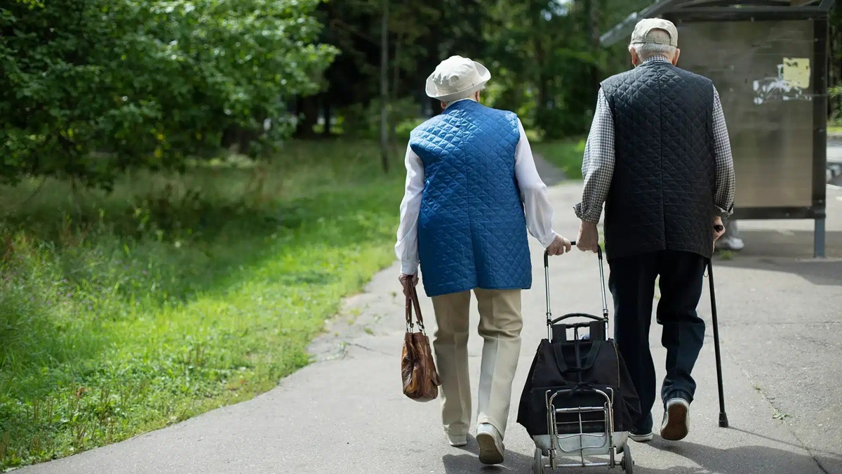 Польшада 1 сәуірден бастап зейнетақы төмендейді