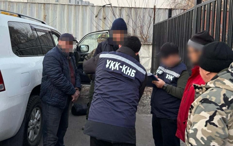 Almatyda 8 keli metamfetamın tárkilenip, kúdikti qamaýǵa alyndy
