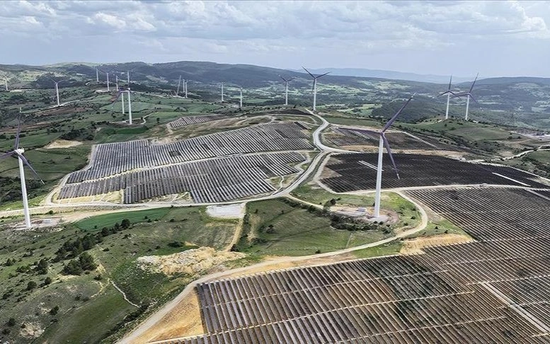 Dolıa solntsa ı vetra v energosısteme Týrtsıı dostıgla 33%