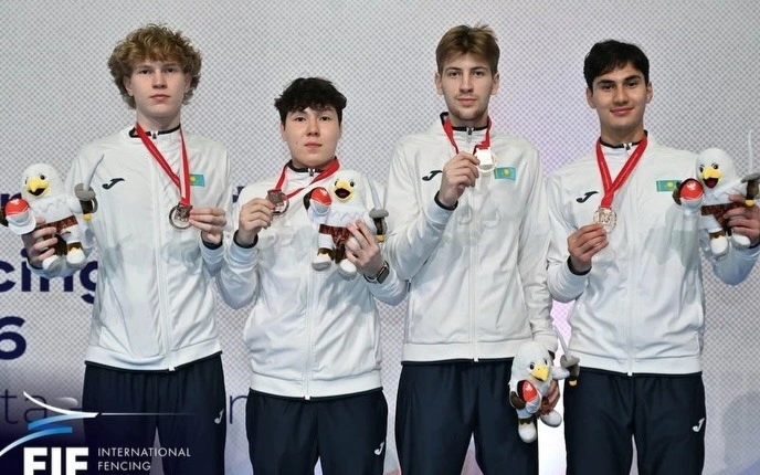 Kazakh junior fencers clinch bronze at Asian Championship in Jakarta
