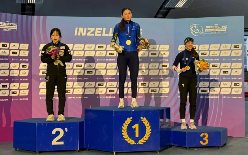 Kazakh speed skater Shumekova makes history at ISU Junior World Championships