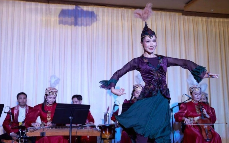 «Qazaqkontsertte» «Astana sazy» ansambliniń jeke kontserti ótti 