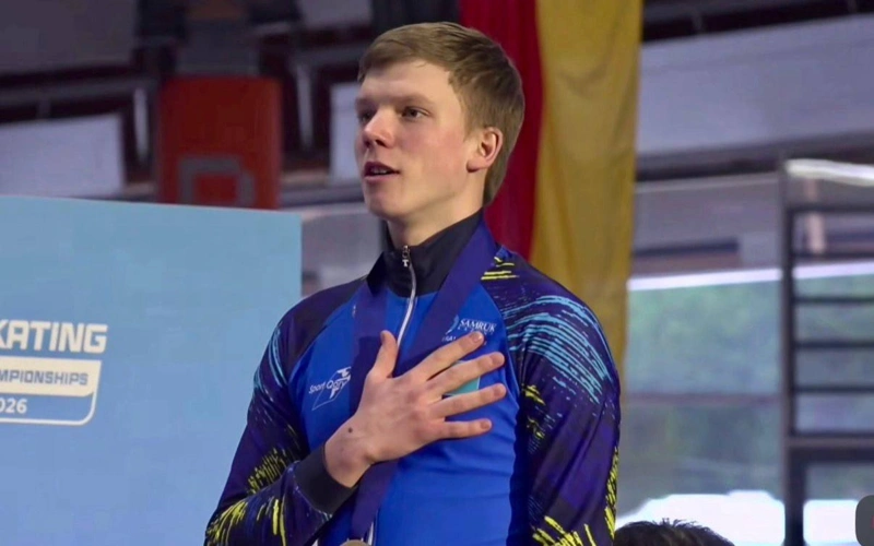 Конькобежец Вадим Чебардаков