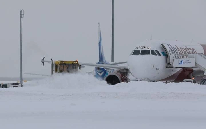 аэропорт, самолет, FLY ARYSTAN, рейс, вылет, задержка рейса, метель, отмена рейса, әуежай, қар, рейстің кешігуі, рейсті тоқтату