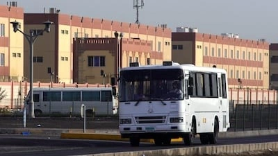 Обломки перехваченного дрона ранили шесть человек в Абу-Даби