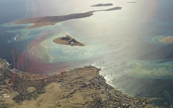 Tanker traffic through Strait of Hormuz falls by 90% - Kpler