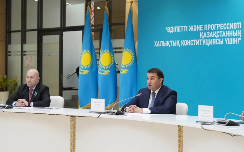Túrkistanda ótken jıynda zııaly qaýym ókilderi Ata zańnyń jańa jobasyna qoldaý bildirdi