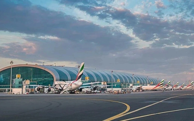 Dubai International Airport temporarily suspends its operations