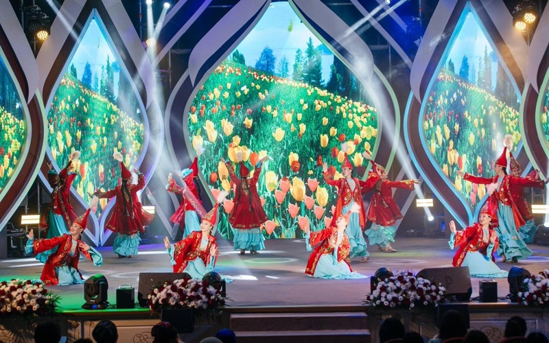 Атырауда Халықаралық әйелдер күніне арналған салтанатты шара өтті