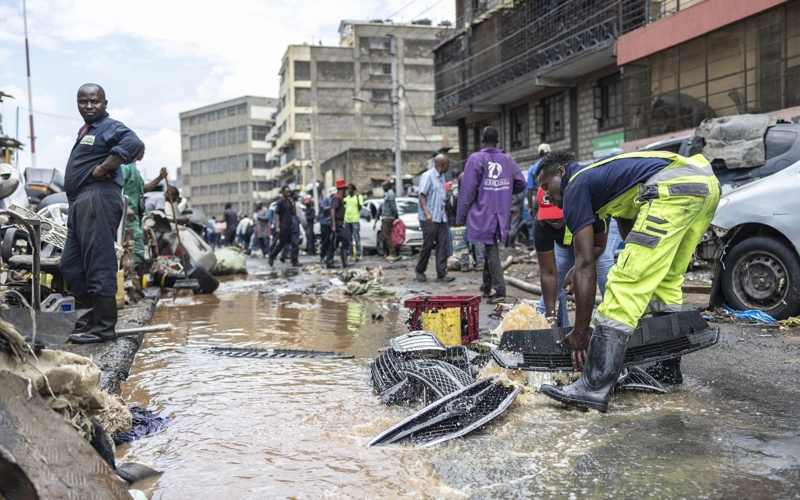 At least 23 people have been killed in Nairobi after heavy rain overnight caused severe flooding in Kenya's capital city.