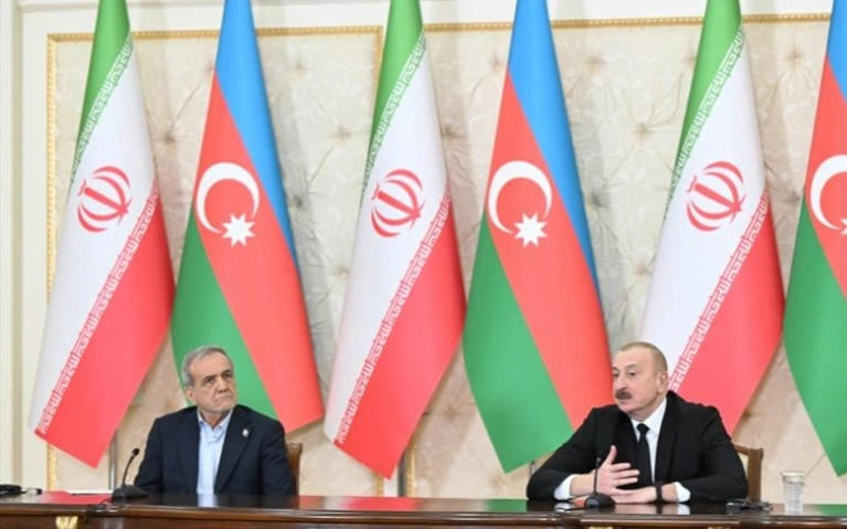 Prezıdent Irana Masýd Pezeshkıan pozvonıl prezıdentý Azerbaıdjana Ilhamý Alıevý