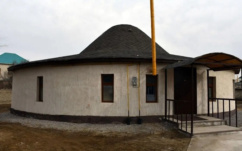 Қызылордадағы кірпіштен салынған қараша үй 