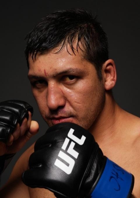 Казахстанский военнослужащий победил в турнире UFC Казахстанский военнослужащий победил в турнире UFC