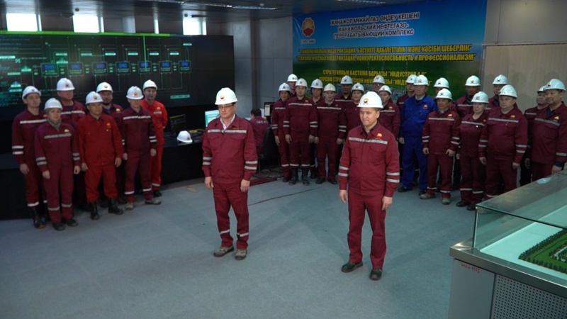 Нефтяники Актюбинской области поддерживают новую Конституцию Нефтяники Актюбинской области поддерживают новую Конституцию