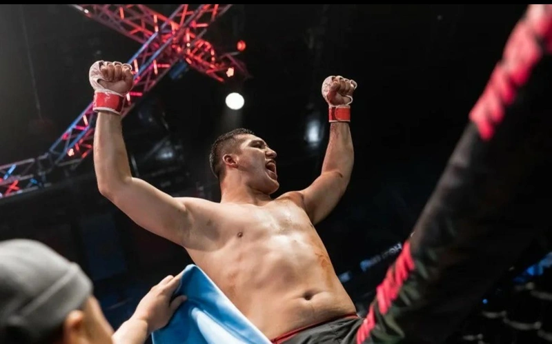 Казахстанский военнослужащий победил в турнире UFC