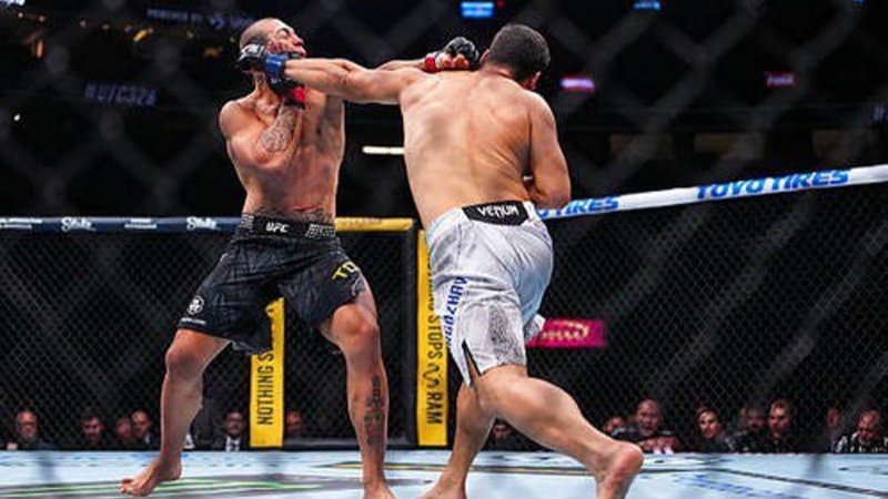 Казахстанский военнослужащий победил в турнире UFC Казахстанский военнослужащий победил в турнире UFC