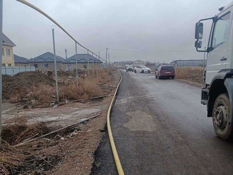 Водитель наехал на газопровод в Алматы 
