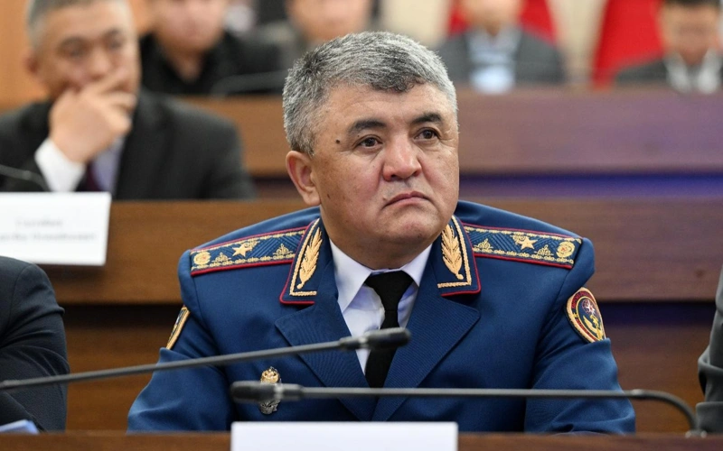 Glava MChS Kyrgyzstana otpravlen v otstavký spýstıa trı nedelı posle naznachenııa