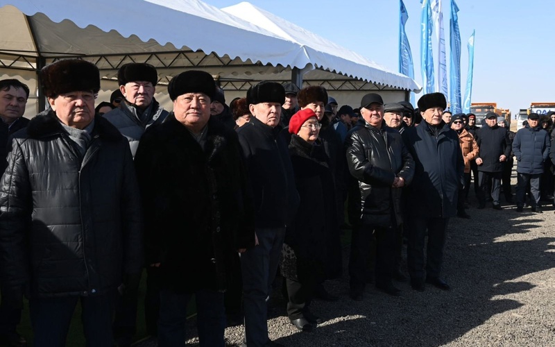 Qyzylorda &ndash; Aqtóbe baǵytyndaǵy joldy tórt jolaqtyǵa keńeıtý jobasynyń birinshi kezeńi bastaldy 