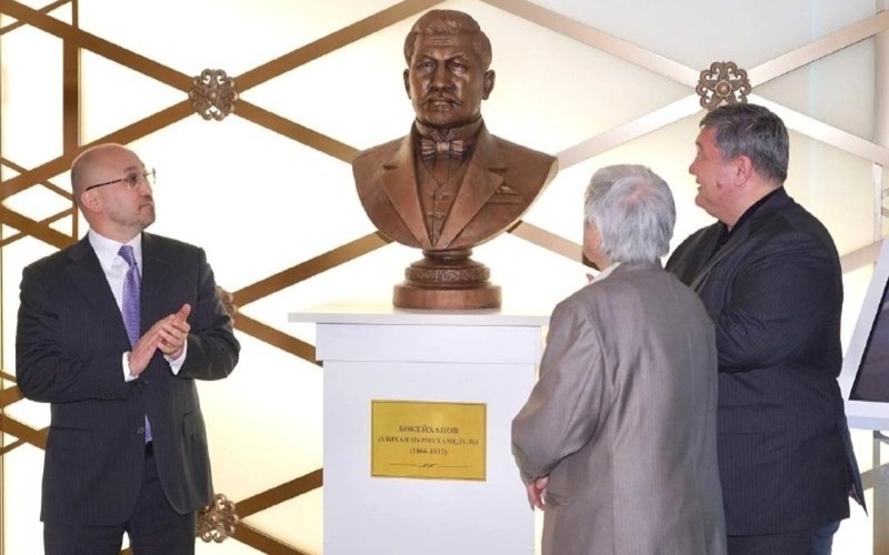 纪念阿拉什运动领袖诞辰160周年 阿里汗&middot;博凯汗半身像亮相莫斯科