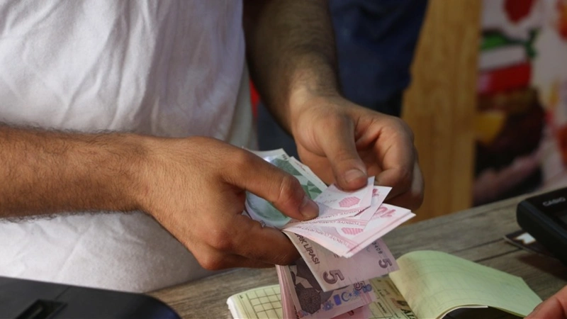 Türkiye keeps interest rate constant at 37%