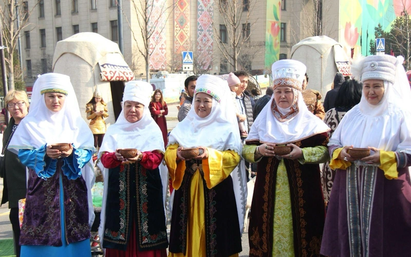 Naýryz onkúndiginde aqtóbelik jyrshylar táýlik boıy jyrlaıdy